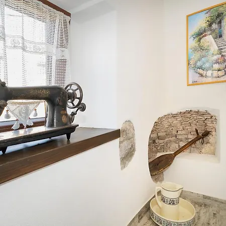 Rustic Stonehouse With Jacuzzi Holiday home Bajcici