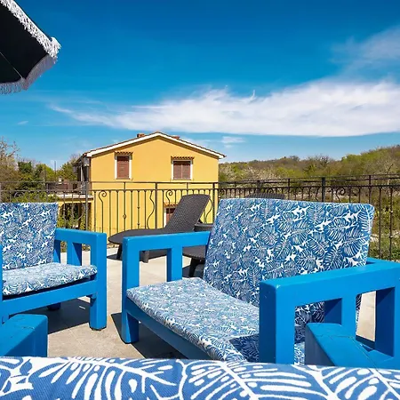 Rustic Stonehouse With Jacuzzi Bajcici